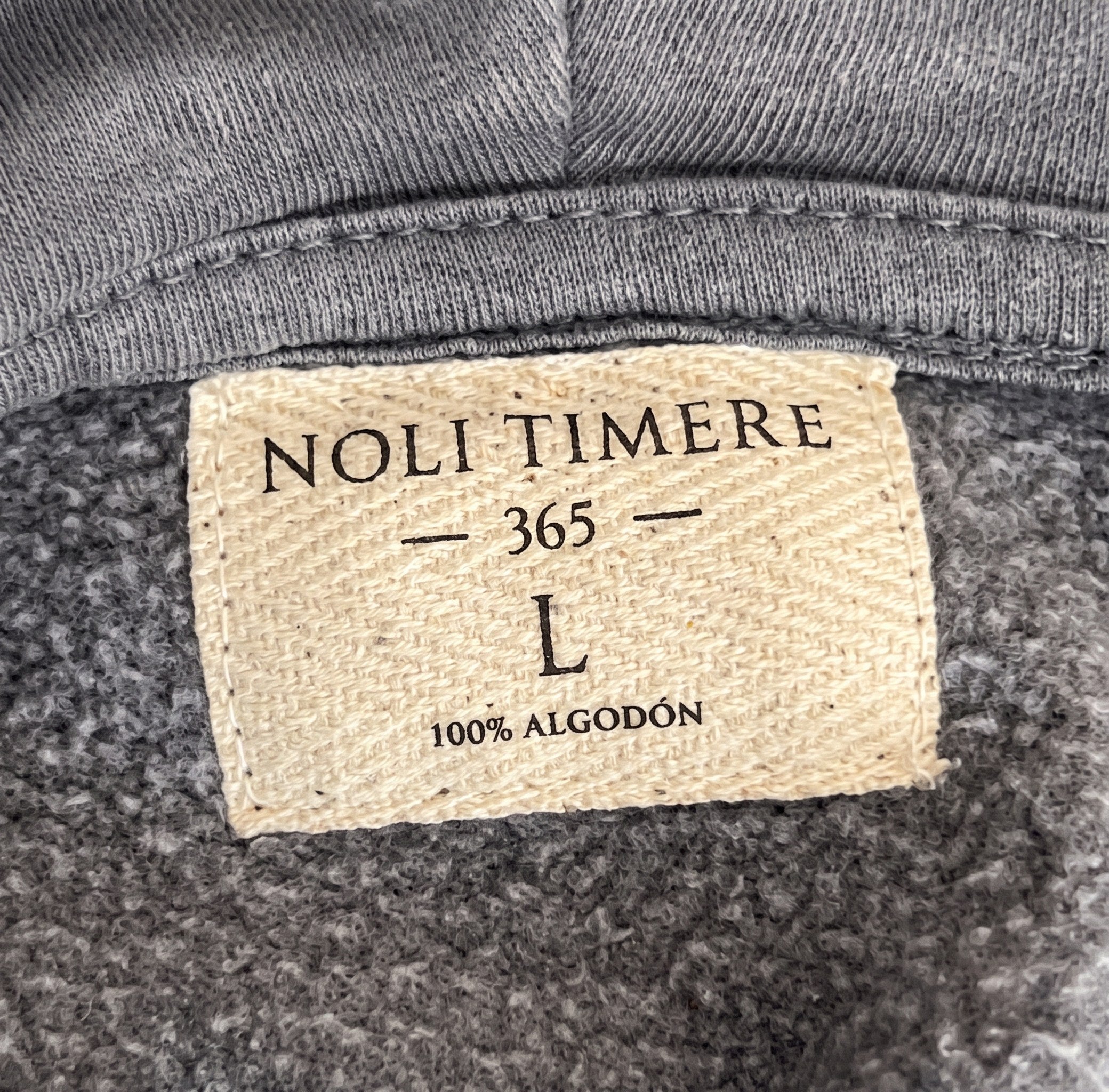 Polerón Lavado 340 gr · Gris - etiqueta de cuello 100% algodón